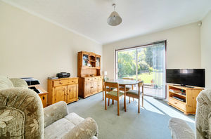 Kitchen diner angle 1- click for photo gallery